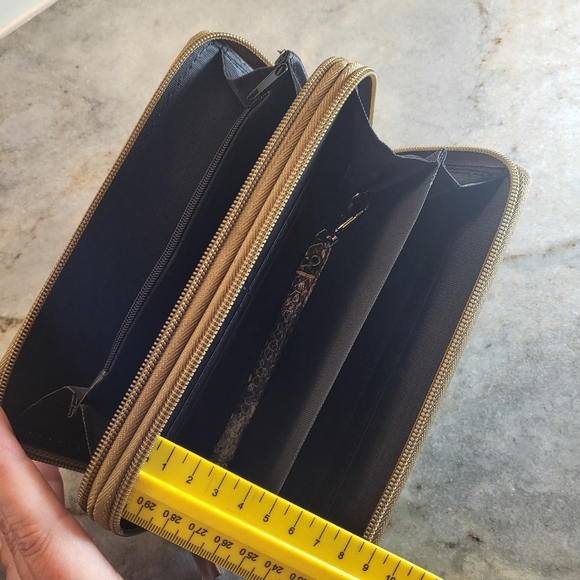 Wallet Clutch Faux leather Snake skin pattern. Double zipper. Brown beige. - Picture 6 of 6